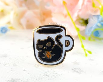 Pin de esmalte de gato de café negro