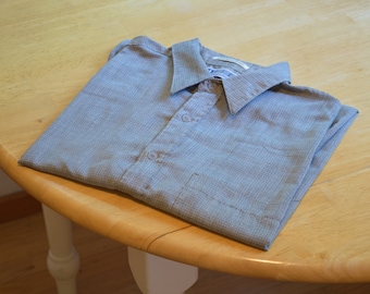 Vintage Men's Gray Shirt---Men's Gray Short Sleeve Shirt---Vintage Men's Shirts---Vintage Men's Clothing---Men's Shirts---Clothing for Men