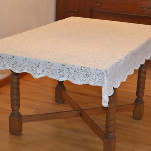 Vintage Quaker Lace Tablecloth--Vintage Lace Tablecloths--Quaker Lace Company--1930-40&#39;s Lace Tablecloths--Vintage Table Linens--Tablecloths