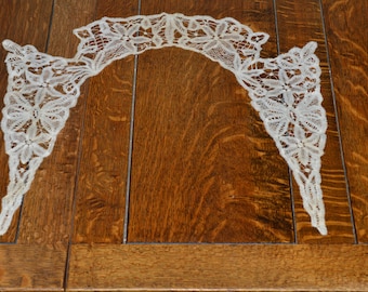 Antique Lace Lappet Collar---Victorian Lace Collar---Ivory Lappet Collar---Early 1900's Lace Collar---Old Lace Collars--Antique Lace Collars