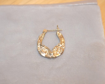 Vintage Single 14K Hoop Earring---14K Gold Earrings---1960-70's Gold Earrings---Vintage 14K Gold Earrings---Vintage Earrings--Retro Earrings
