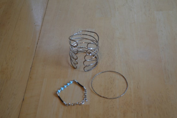 4 Vintage Bracelets---Wire Bracelets---Bead Bracelets---Vintage Jewelry--Hammered Wire Bracelets--Cuff Bracelets--Clasp Bracelets--Bracelets View 2