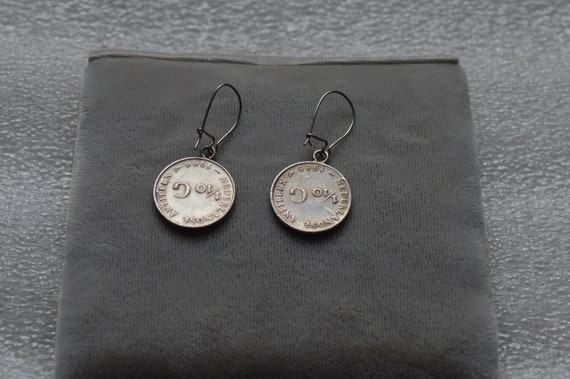 Vintage Gulden Coin Earrings---Queen Juliana Coin Ear… - Gem