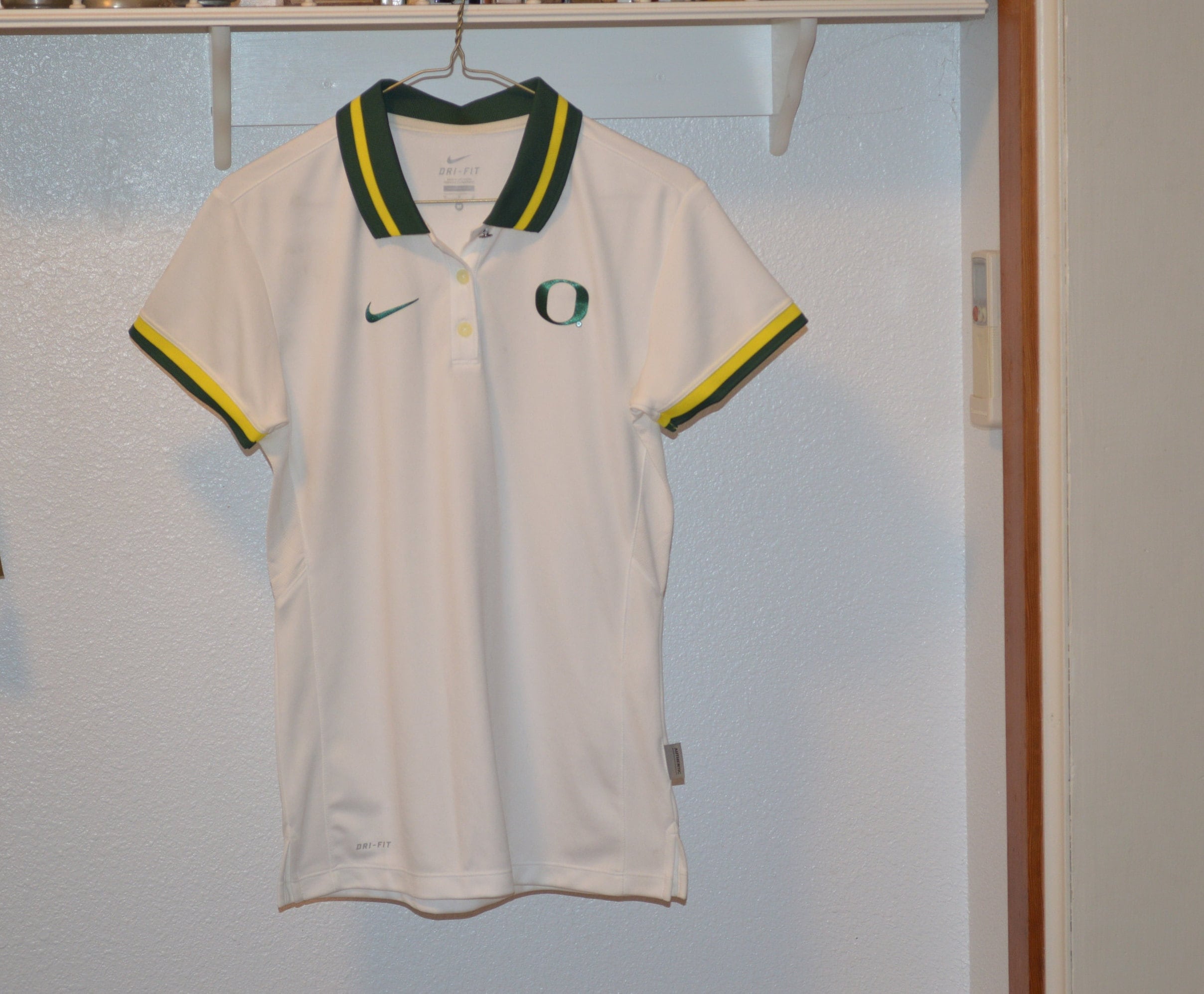 Vintage Oregon Ducks Nike Jersey Size Youth Large – Yesterday's Attic