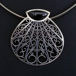 Vintage Sterling Silver Black Onyx Clam Pendant Necklace, ORFECA Hallmarked, 15.42g