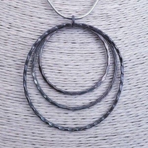 Vintage Sterling Silver MCM Hammered Circle Pendant Necklace