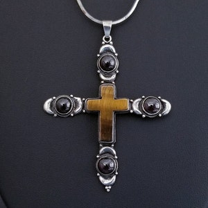Vintage Sterling Silver Tiger&#39;s Eye & Garnet Cross Pendant Necklace, 16.79g