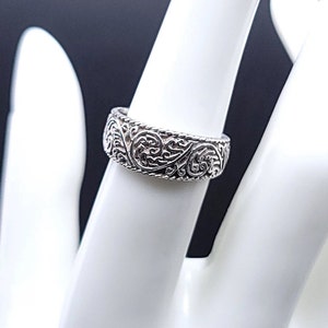 Vintage Scrollwork Band, Sterling Silver, CA Signed, Victorian Style Scrollwork Overlay Graduated Silver Band
