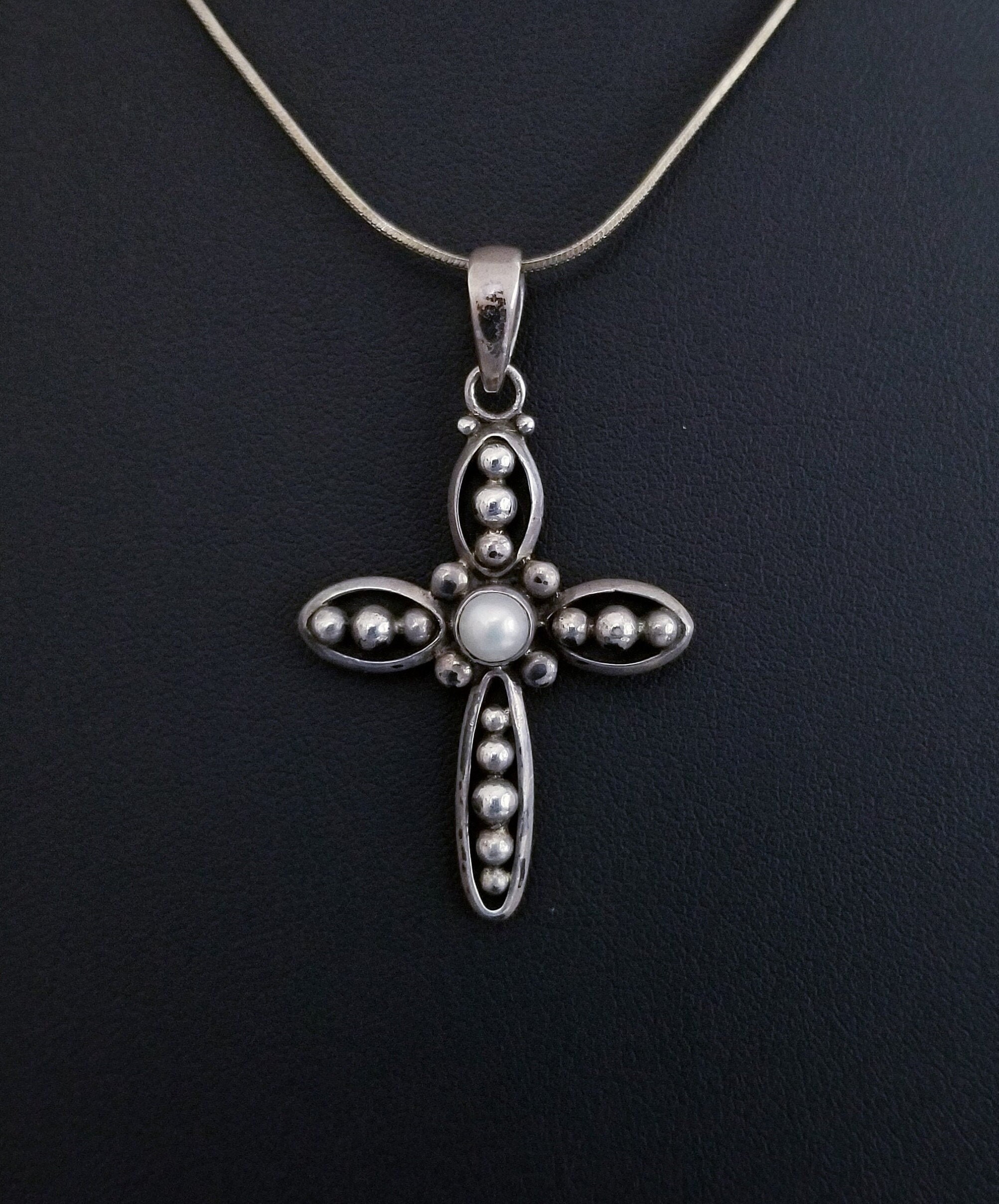 Silpada 2024 cross pendant