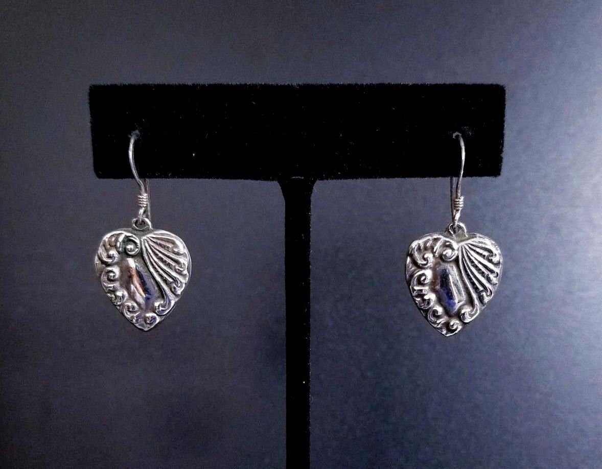 【VINTAGE HOLLYWOOD】Silver Triple Baguette Heart Earrings 3/8 CT. T.W. Diamond Triple Heart Drop Earrings in Sterling