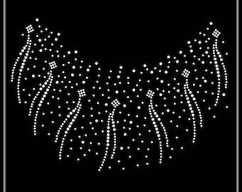 Puede incluir: Un diseño de strass blanco sobre un fondo negro. El diseño presenta una serie de líneas curvas y puntos, creando un patrón abstracto y fluido.