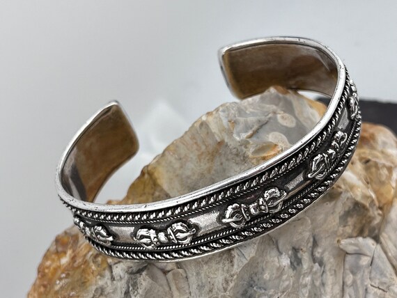 Heavy unmarked solid silver torc bangle bracelet … - image 8