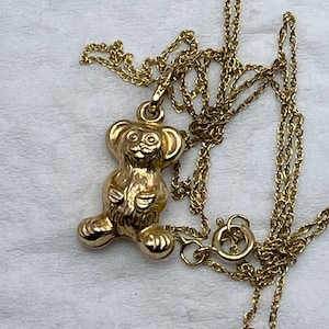 9ct gold teddy bear pendant necklace