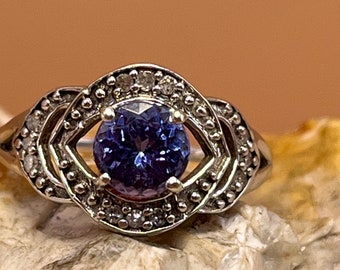 9ct white gold tanzanite and diamond ring size ukL usa5.75