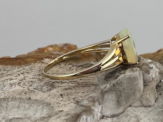 9ct gold welo opal solitaire statement ring size … - image 3