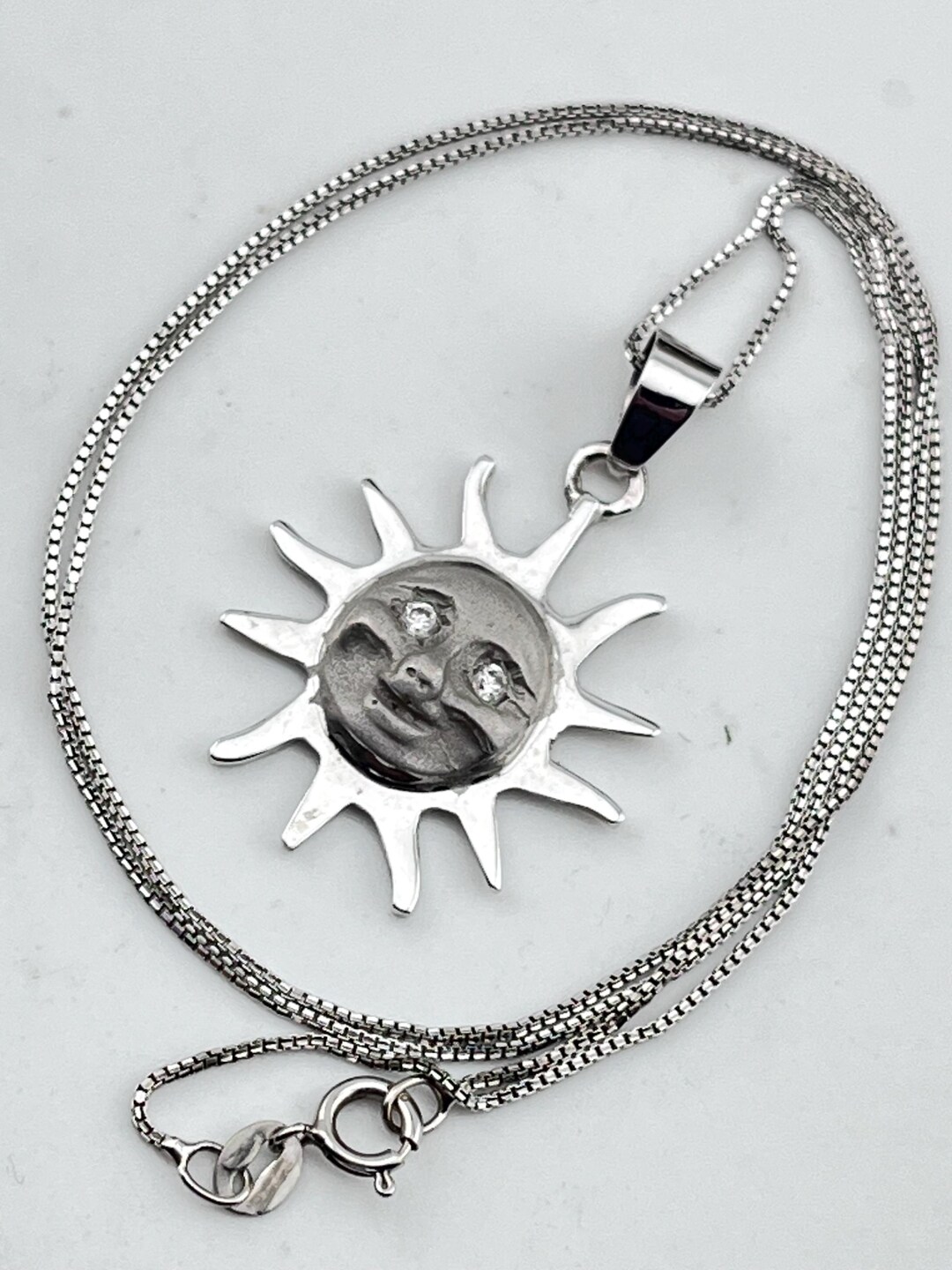 Smiling White Gold 18ct and Diamond Eyes Sunny Sunshine Pendant
