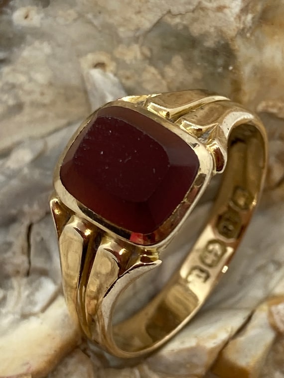 1887 carnelian or bloodstone signet ring 18ct gold