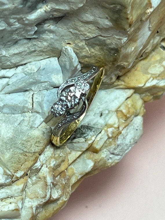 18ct gold & platinum trio diamond twist ring size… - image 8