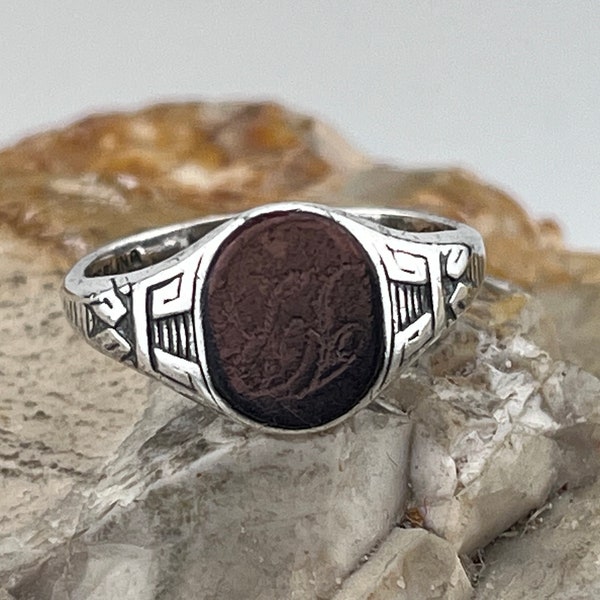 Vintage silver signet ring size uk H1/2 USA 4