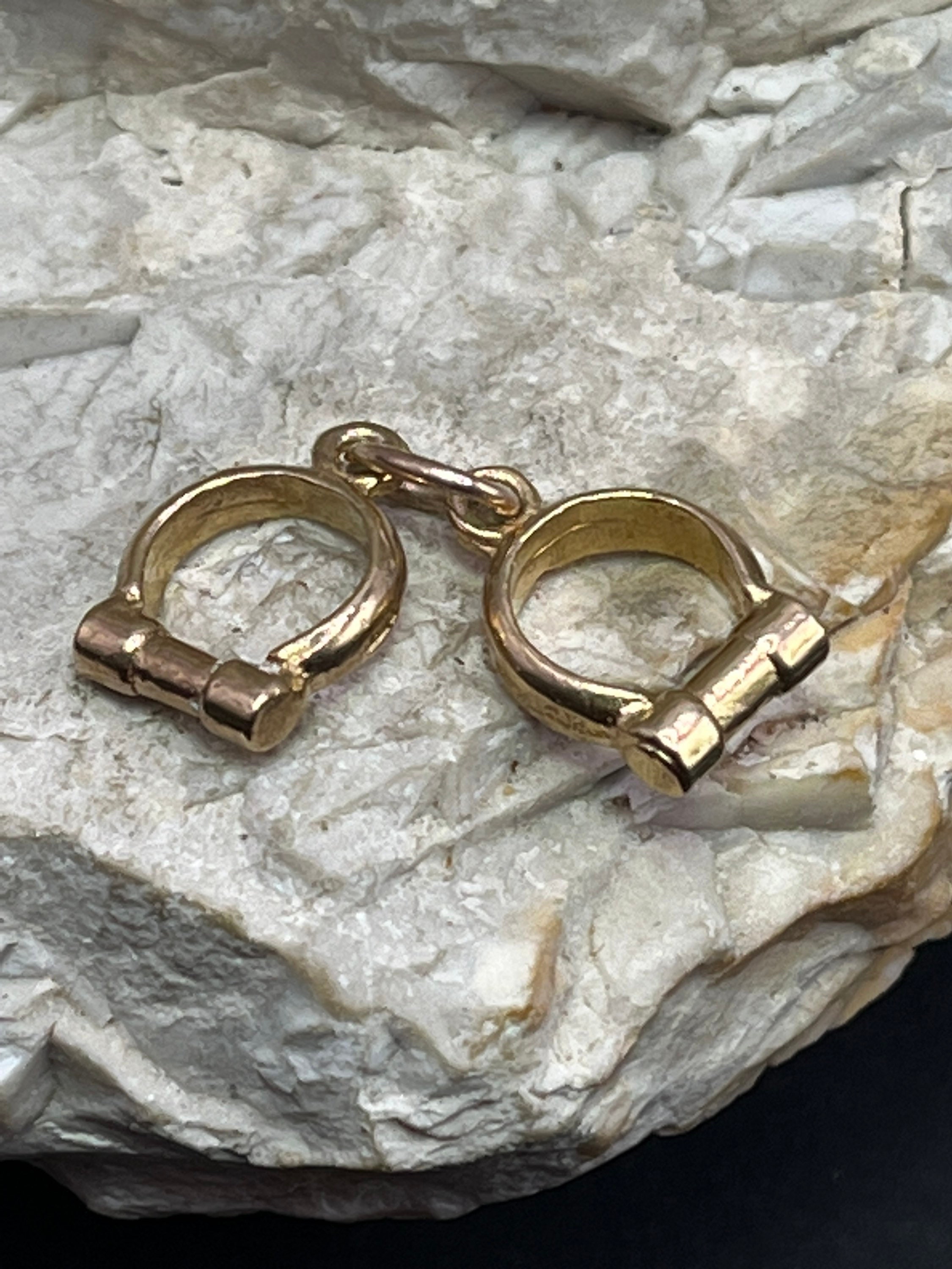 ビンテージ　手錠　USA製 Amazon.co.jp: Peerless Handcuff Company 801C ヒンジ付き手錠