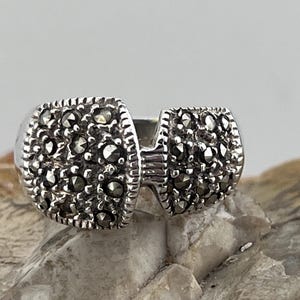 unusual vintage silver & marcasite ring size uk M USA 6.25