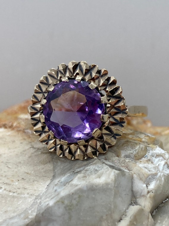 1974 9ct gold diamond cut halo large amethyst rin… - image 1