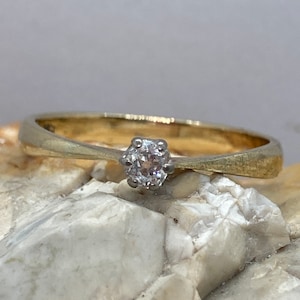 Old cut diamond solitaire ring 18ct gold size ukR1/2 usa83/4
