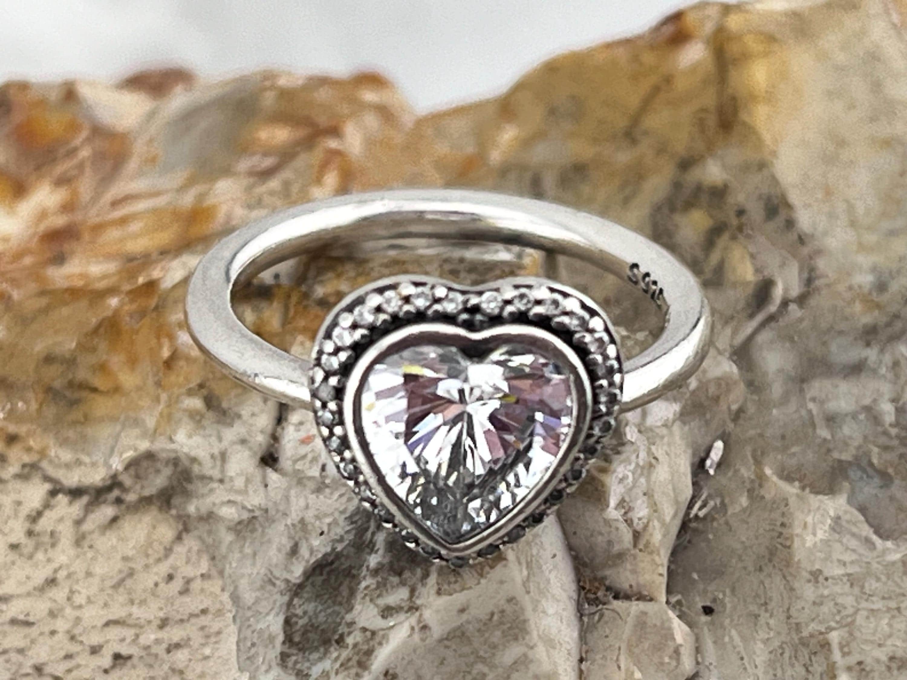 Hearts of pandora halo ring silver sale