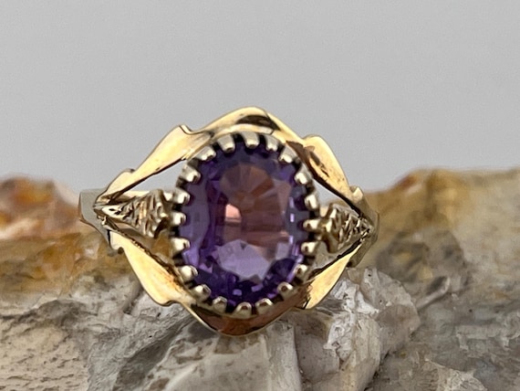 amethyst statement ring with fancy shoulders 9ct … - image 1