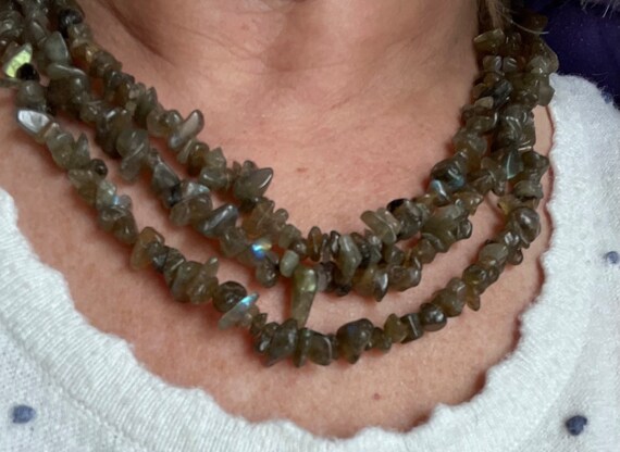 Three string labradorite Coloured Rocks necklace - image 8
