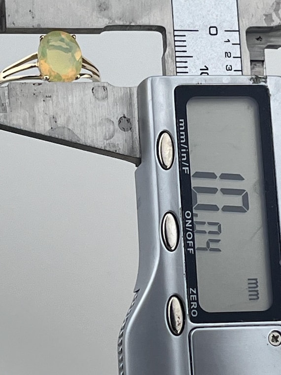 9ct gold welo opal solitaire statement ring size … - image 5