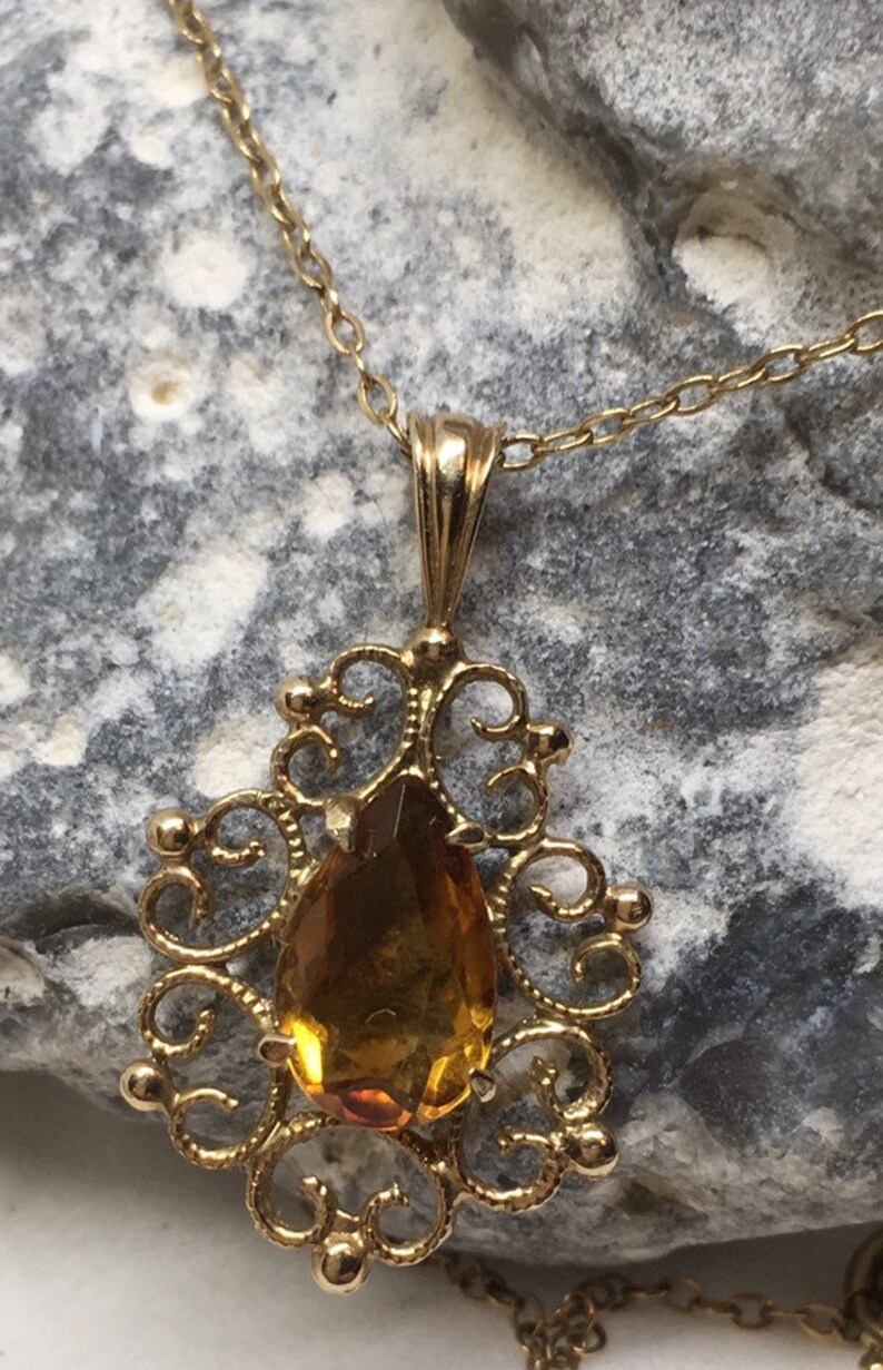 Vintage 9ct gold citrine pendant and chain