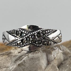 marcasite and silver vintage ring band stacker spacer size uk N1/2 USA 7