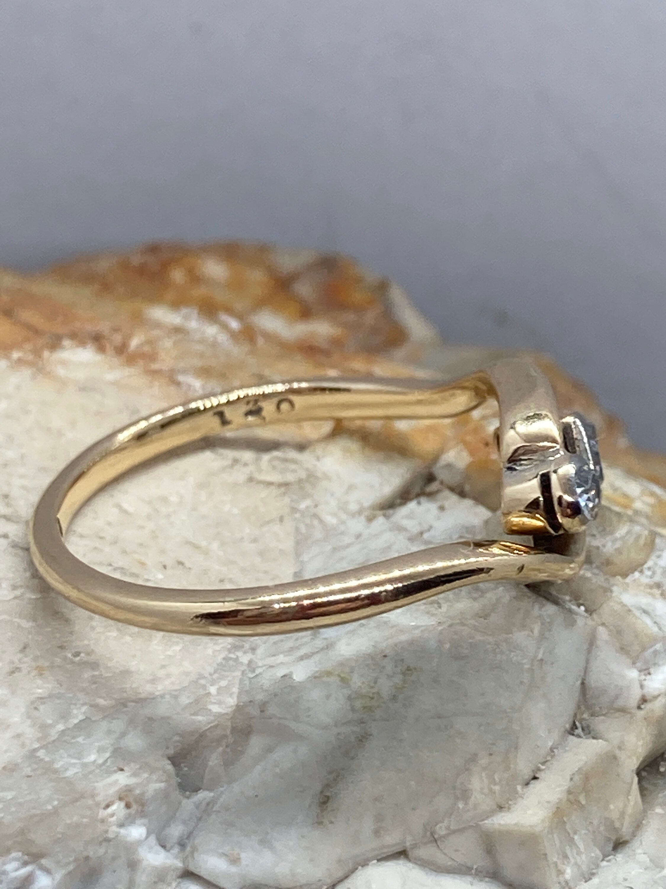 Early 20th Century Antique or Vintage 18ct Gold Triple Diamond