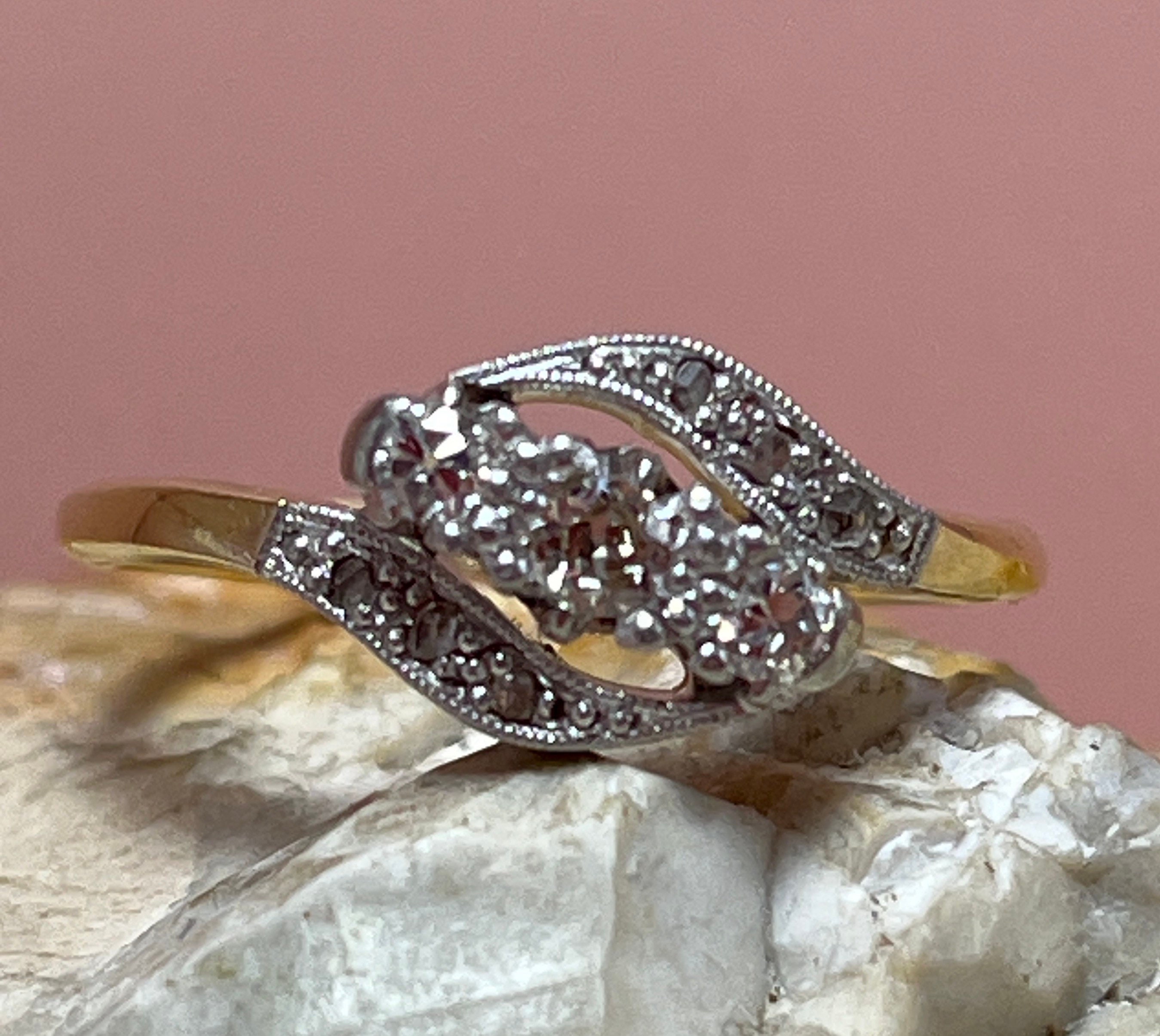 Anillo vintage de oro de 18 quilates y platino con diseño de