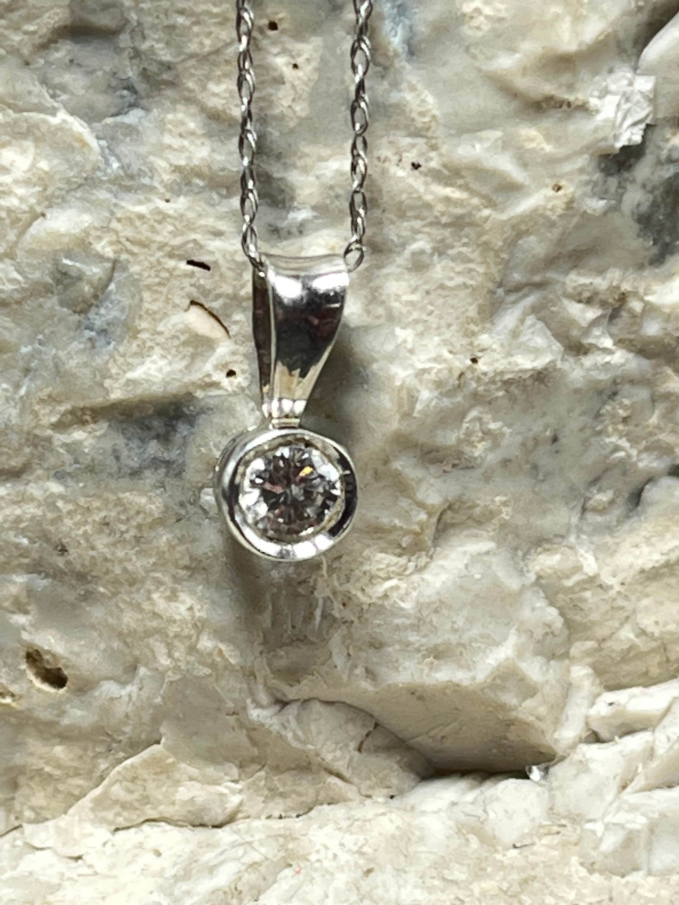 Preowned Gold and Diamond Necklaces Etsy Australia