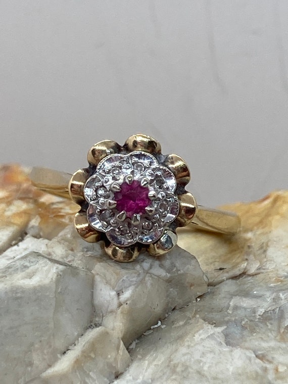 1968 ruby & diamond vintage daisy floral 18ct ring