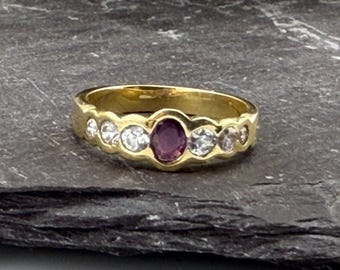 Pierścionek z 18-karatowego złota Borgonuovo Georgio Armani z rubinem, rozmiar uk M USA 6,25