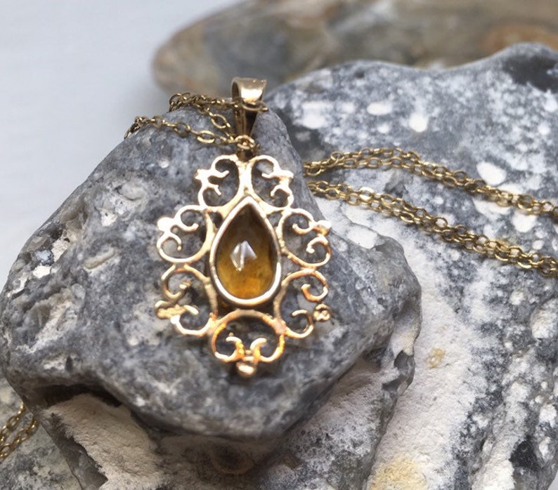 Vintage 9ct gold citrine pendant and chain