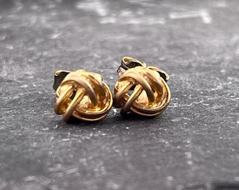 Pendientes con nudo en oro de 9 quilates