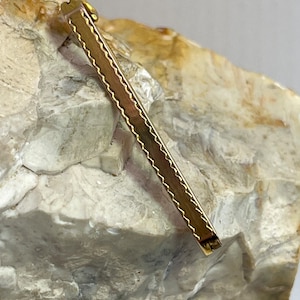 Edwardian vintage 9ct gold pin lingerie lace tie lapel brooch