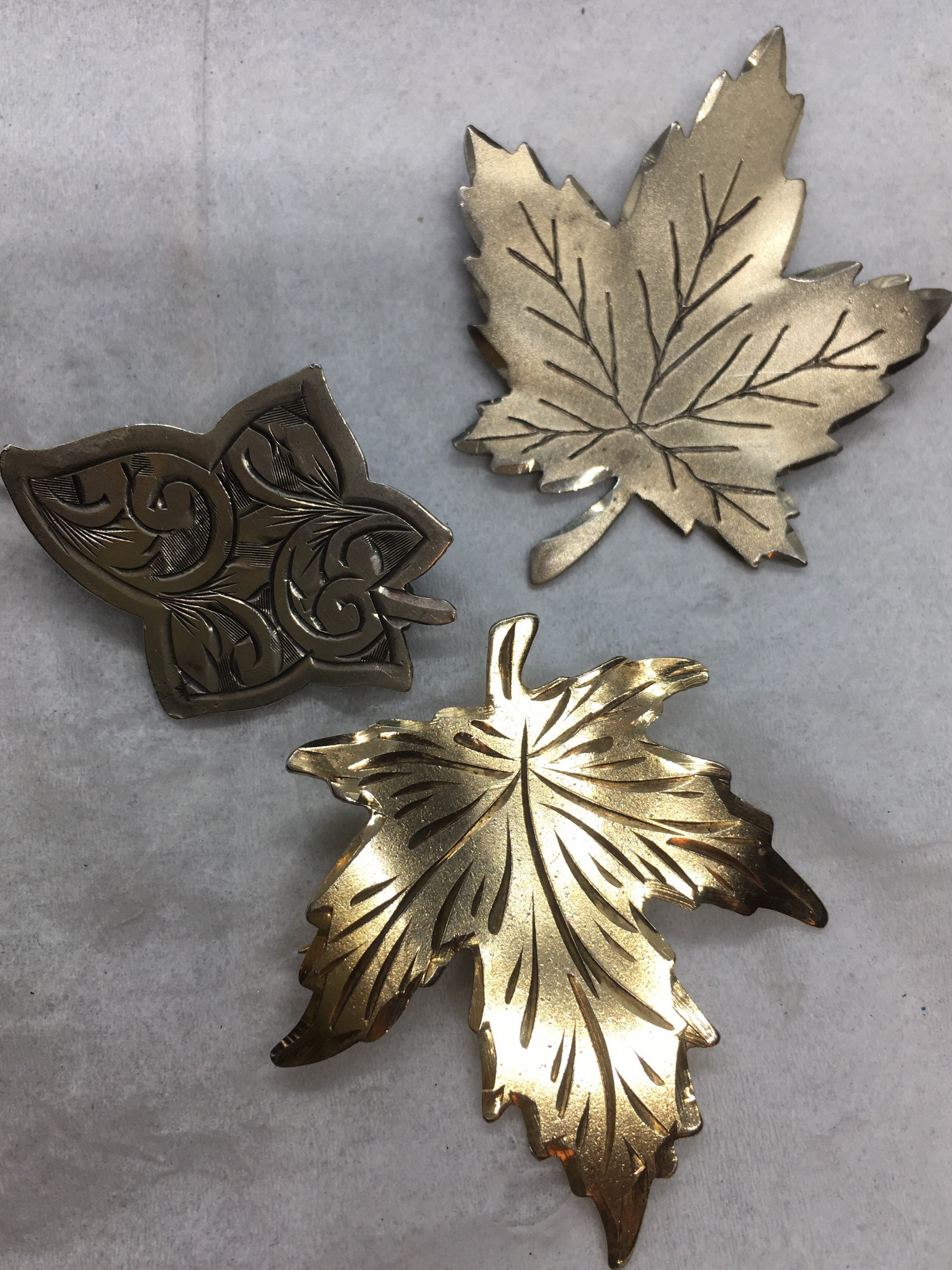 【超特価】 純銀製カナダ産メープルリーフブローチ3個 - 日本 Etsy アクセサリー