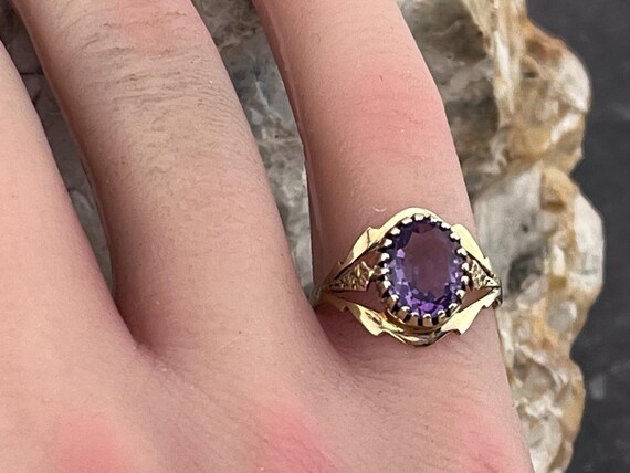 amethyst statement ring with fancy shoulders 9ct … - image 5