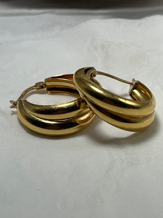 Italian hallmarked 18ct gold double hoop earrings… - image 9