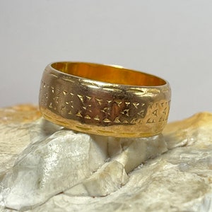 1962 22ct gold  heavy vintage band ring stacker spacer size ukM usa6