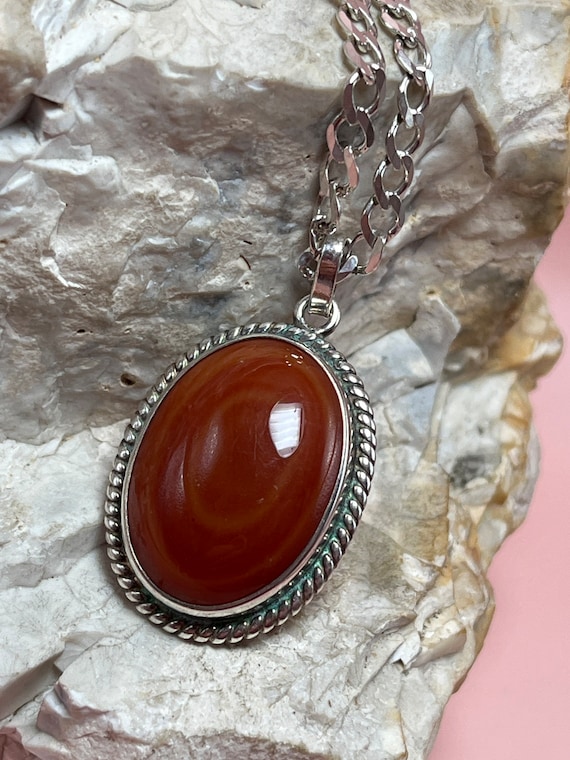 Pendentif Ancien Et Massif En Argent Et AGATE VÉRITABLE Rouge - Pièce Unique Et Très Beau Bijou - Occasion