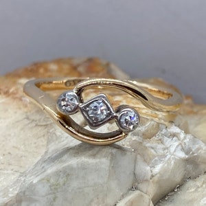 Early 20th century antique or vintage 18ct gold triple diamond swirl ring size ukM1/2 usa6.5