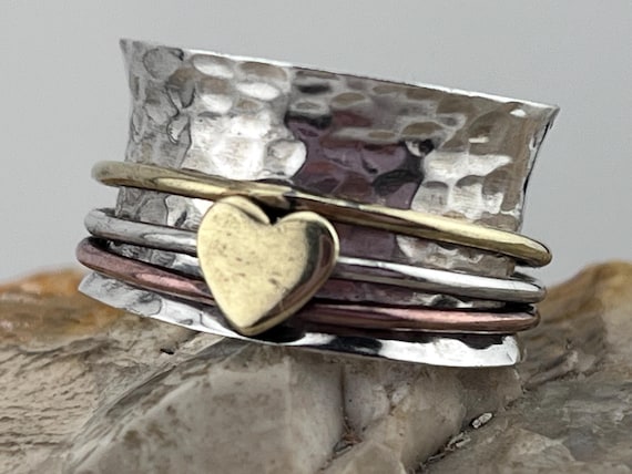 solid silver spinner ring with heart size uk Q US… - image 1