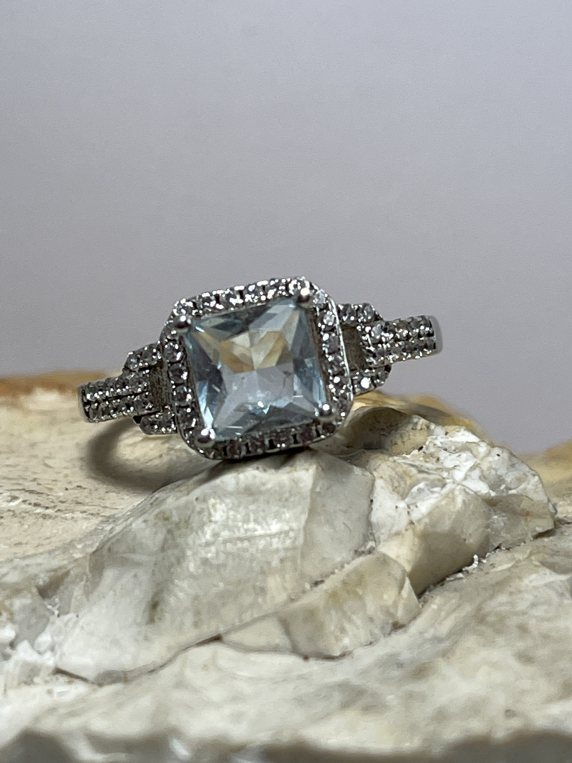 Blue and white ring deals