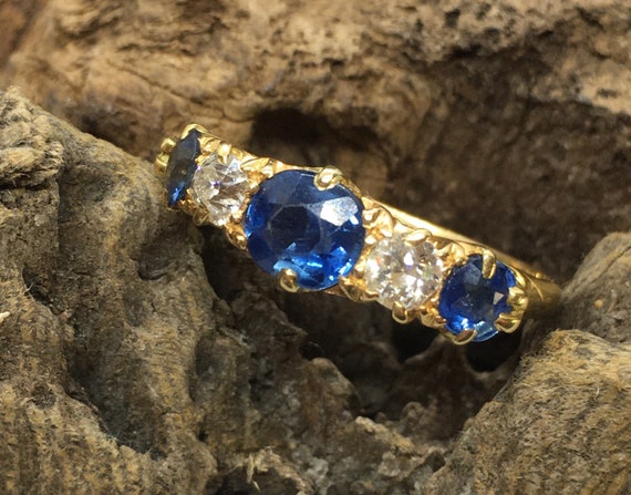 Fine antique 18ct sapphire and diamond ring size u